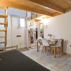 https://affittacamere-bb-monolocale.lecce-hotels.com